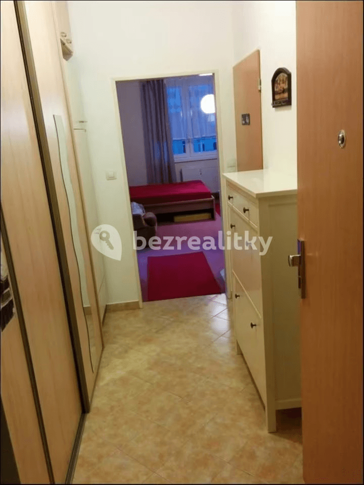 Predaj bytu 1-izbový 31 m², Podkovářská, Praha, Praha