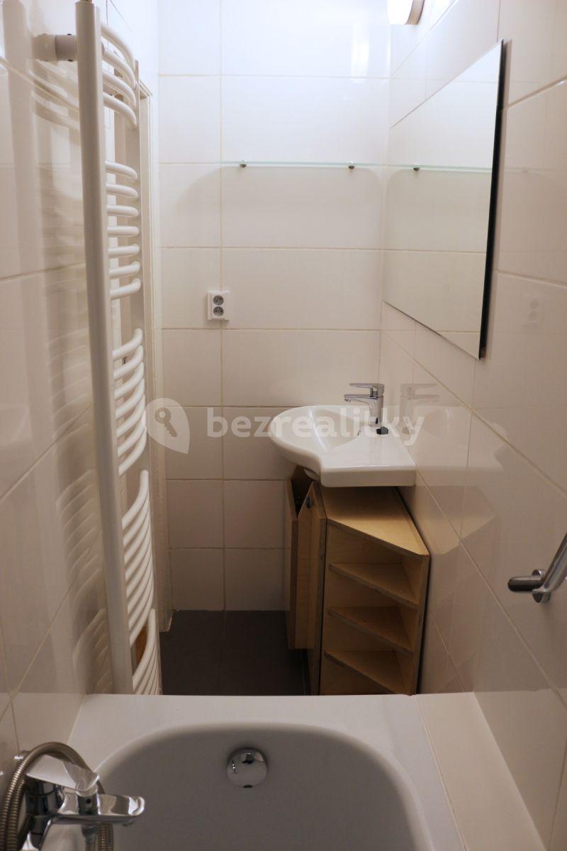 Prenájom bytu 2-izbový 41 m², Bořivojova, Praha, Praha