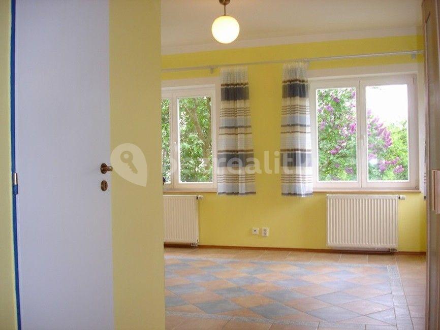 Prenájom bytu 1-izbový 28 m², K Mohyle, Praha, Praha