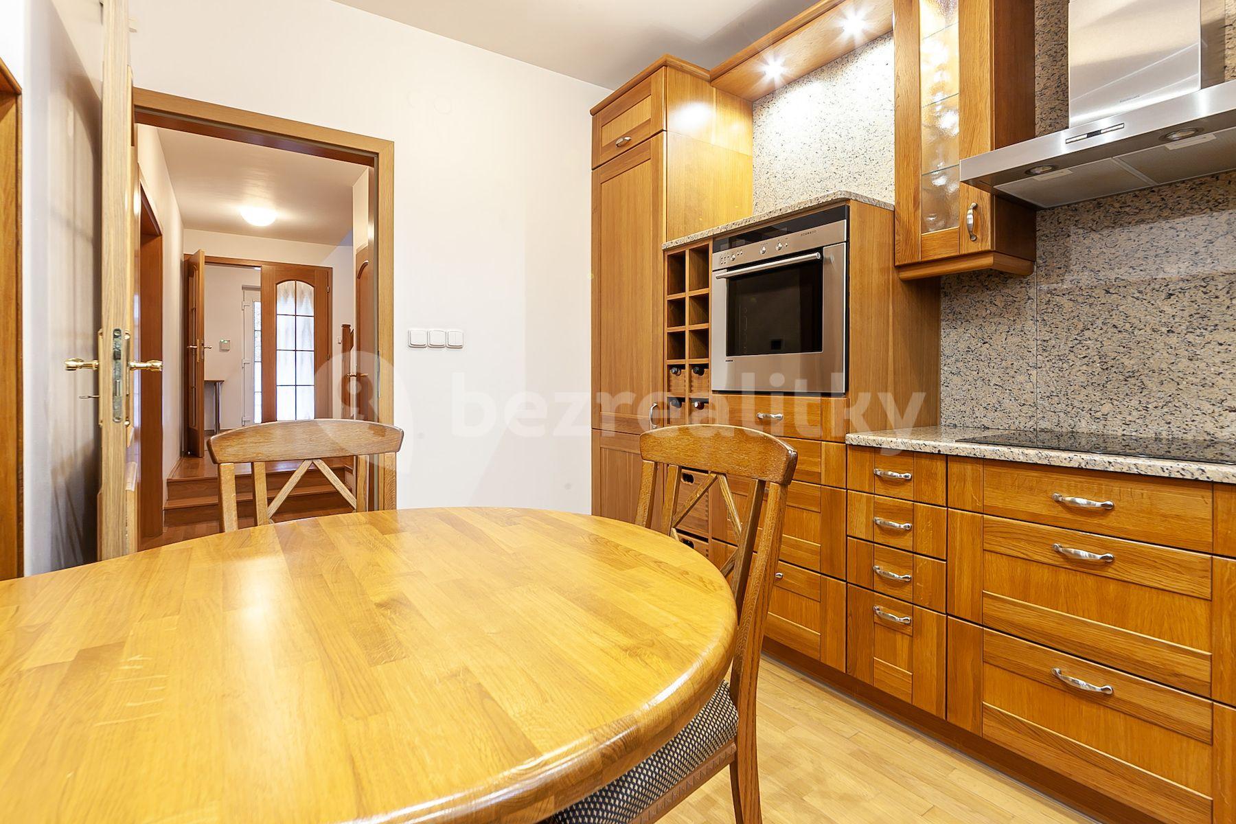 Predaj domu 213 m², pozemek 221 m², Plavínová, Praha, Praha