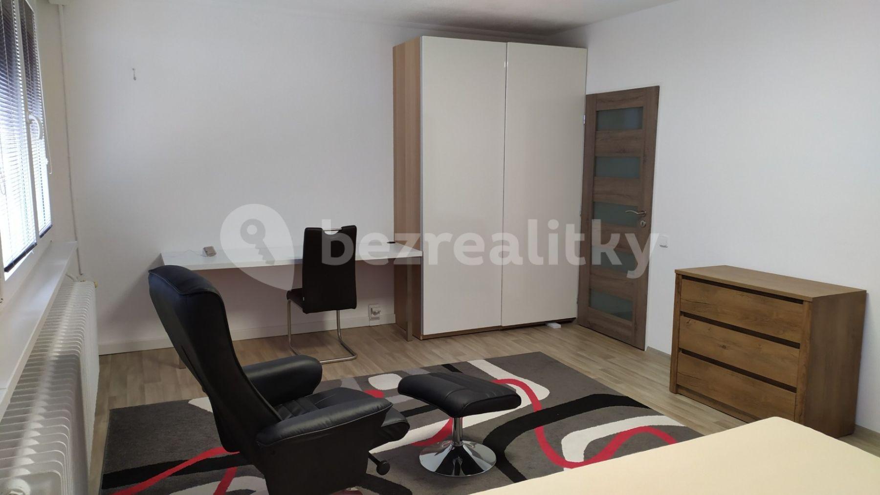 Prenájom bytu 2-izbový 70 m², Přímětická, Praha, Praha