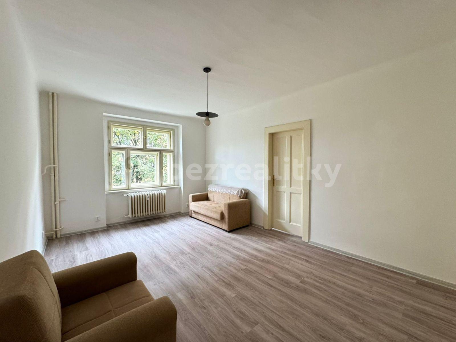 Prenájom bytu 3-izbový 85 m², Lucemburská, Praha, Praha