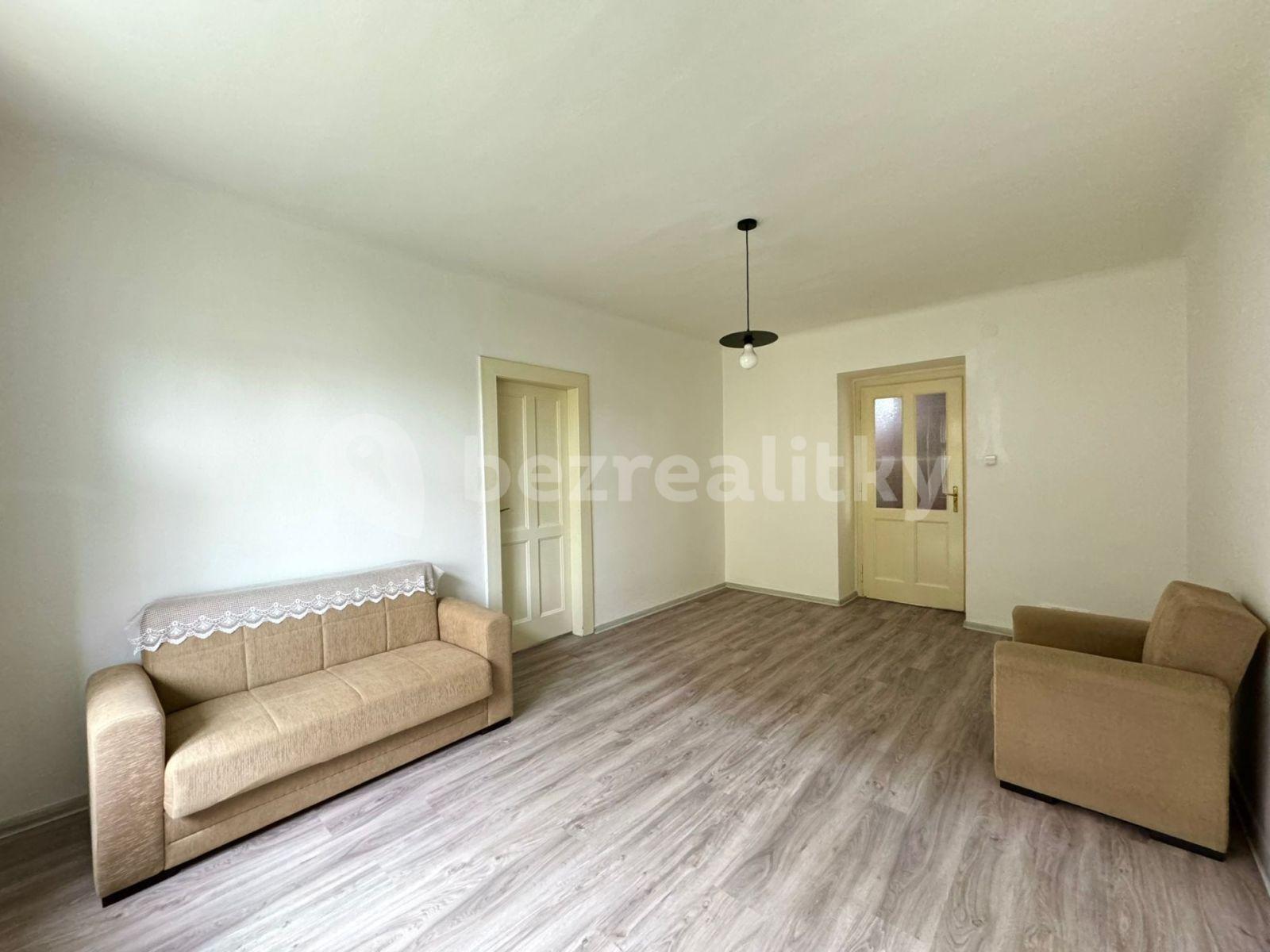 Prenájom bytu 3-izbový 85 m², Lucemburská, Praha, Praha