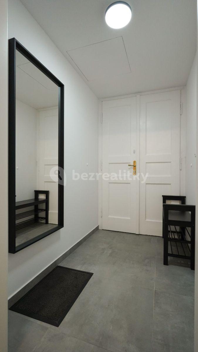 Prenájom bytu 2-izbový 38 m², Lounských, Praha, Praha