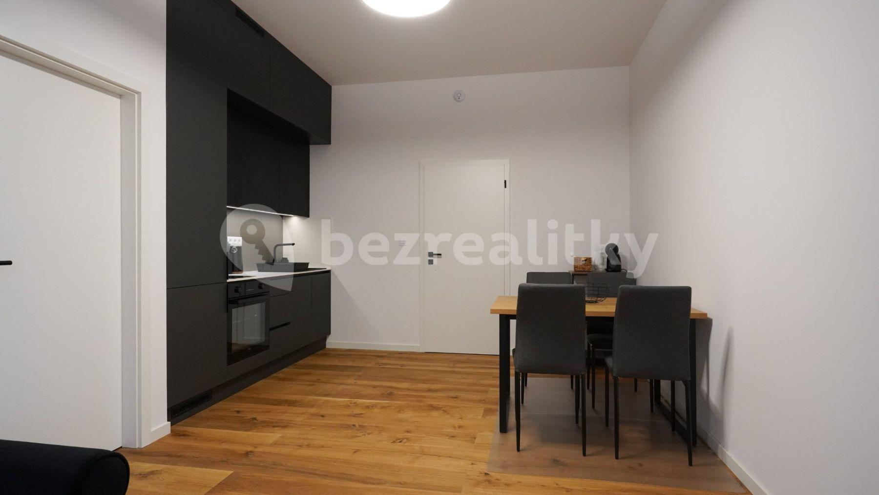 Prenájom bytu 2-izbový 38 m², Lounských, Praha, Praha