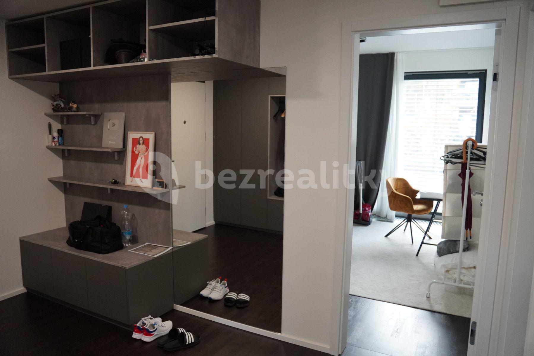 Prenájom bytu 4-izbový 137 m², Lerausova, Praha, Praha