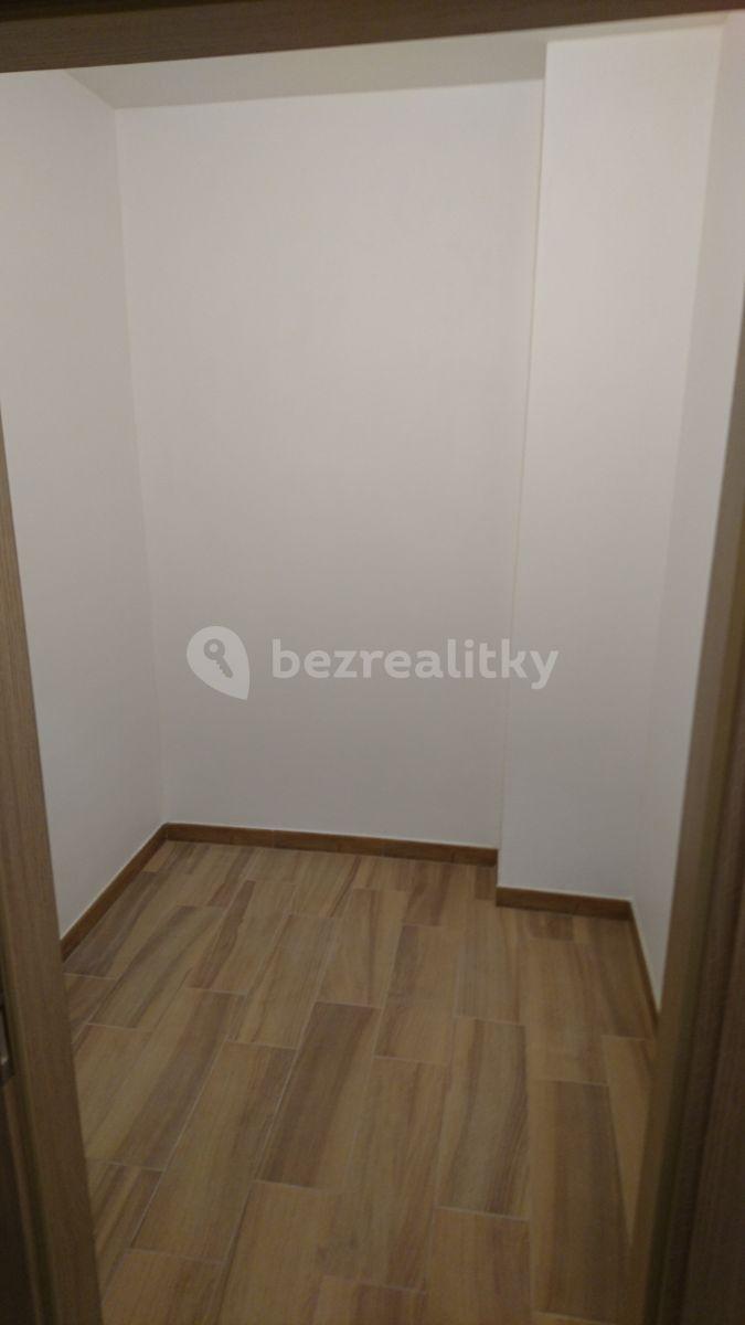 Prenájom bytu 2-izbový 55 m², náměstí Generála Kutlvašra, Praha, Praha