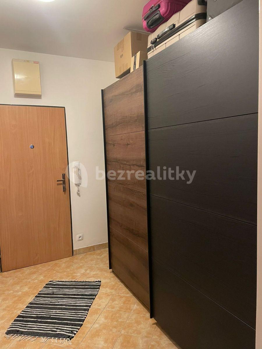 Prenájom bytu 1-izbový 39 m², Podkovářská, Praha, Praha