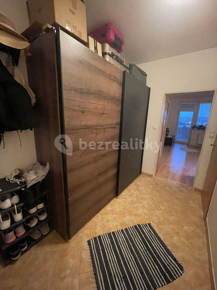 Prenájom bytu 1-izbový 39 m², Podkovářská, Praha, Praha