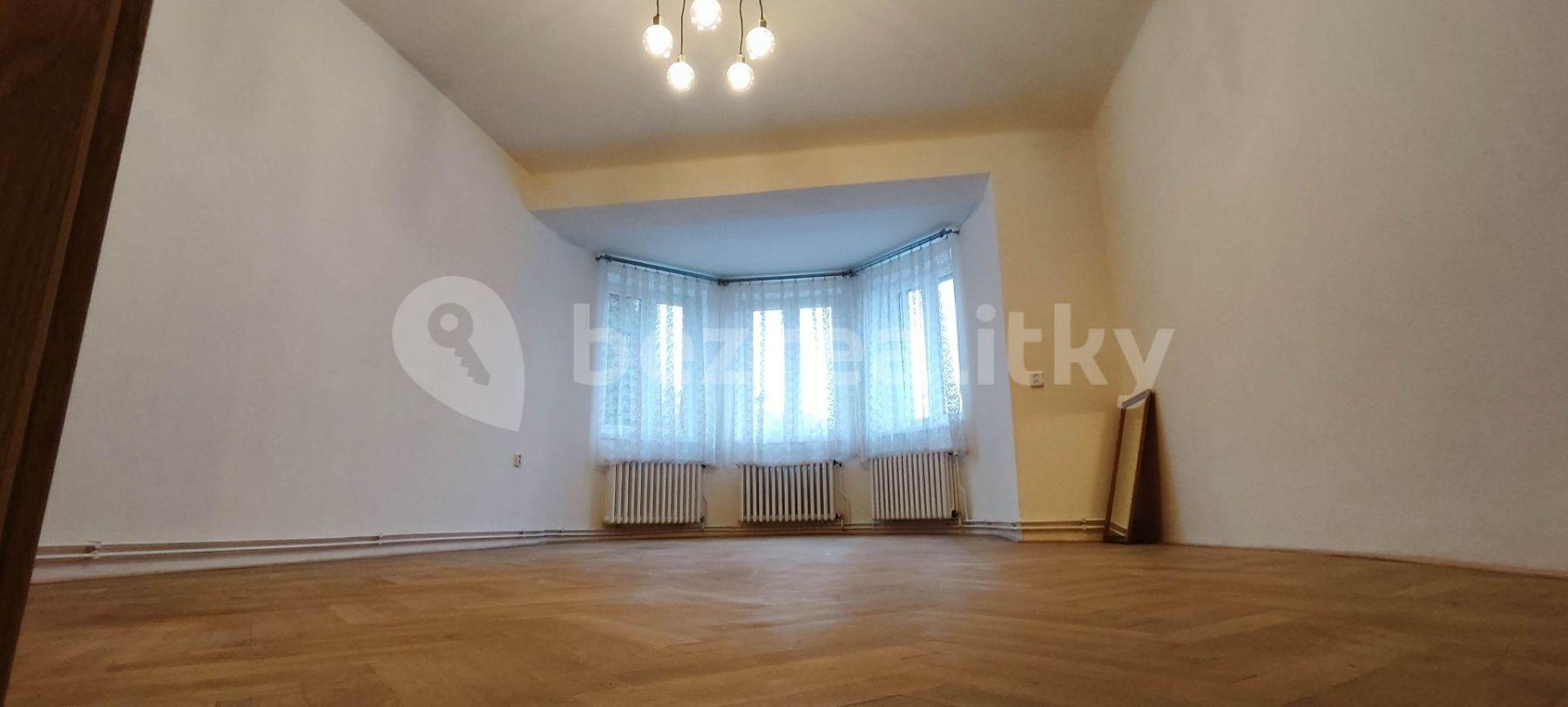 Prenájom bytu 3-izbový 78 m², Dvorecká, Praha, Praha