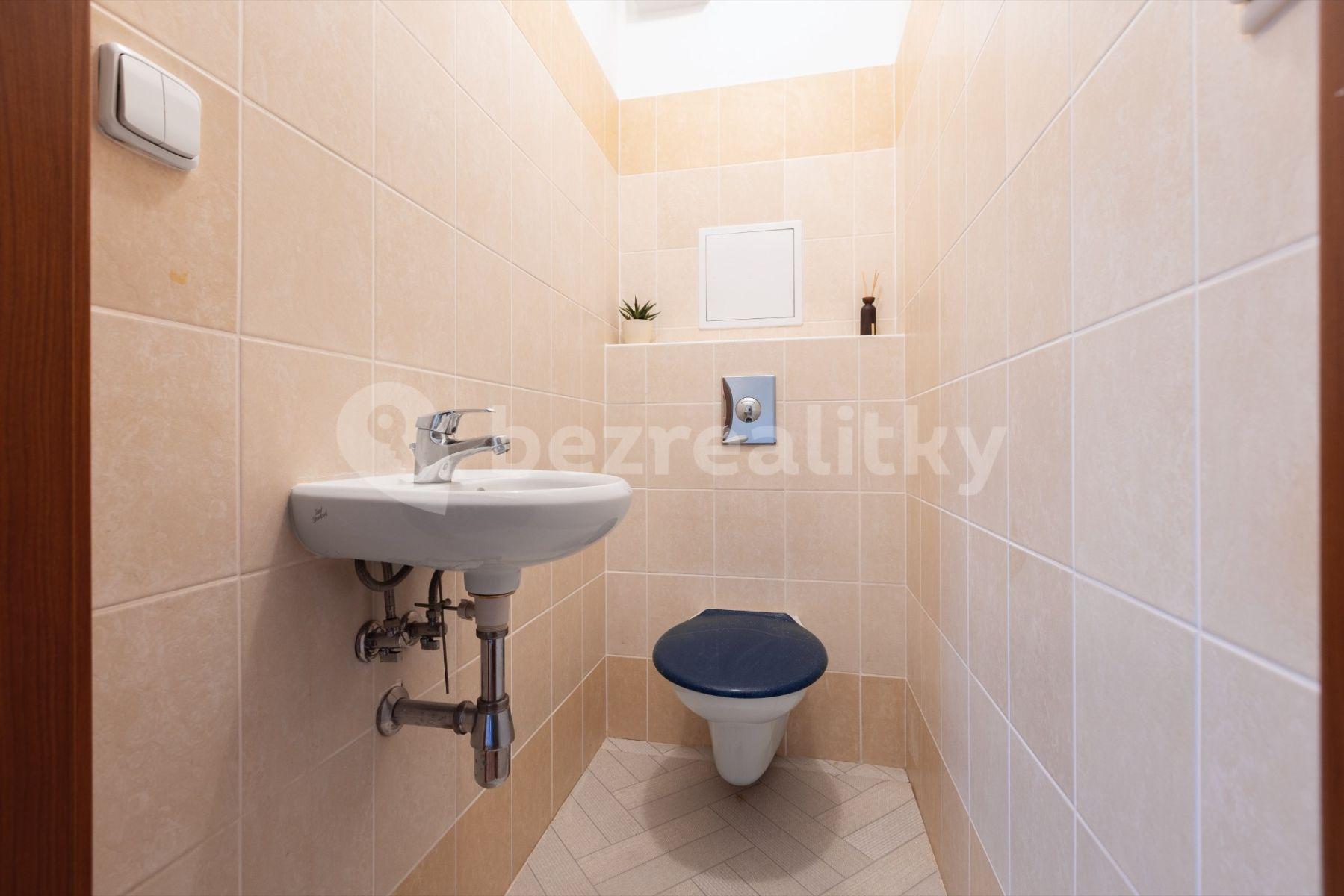 Prenájom bytu 2-izbový 43 m², Hevlínská, Praha, Praha