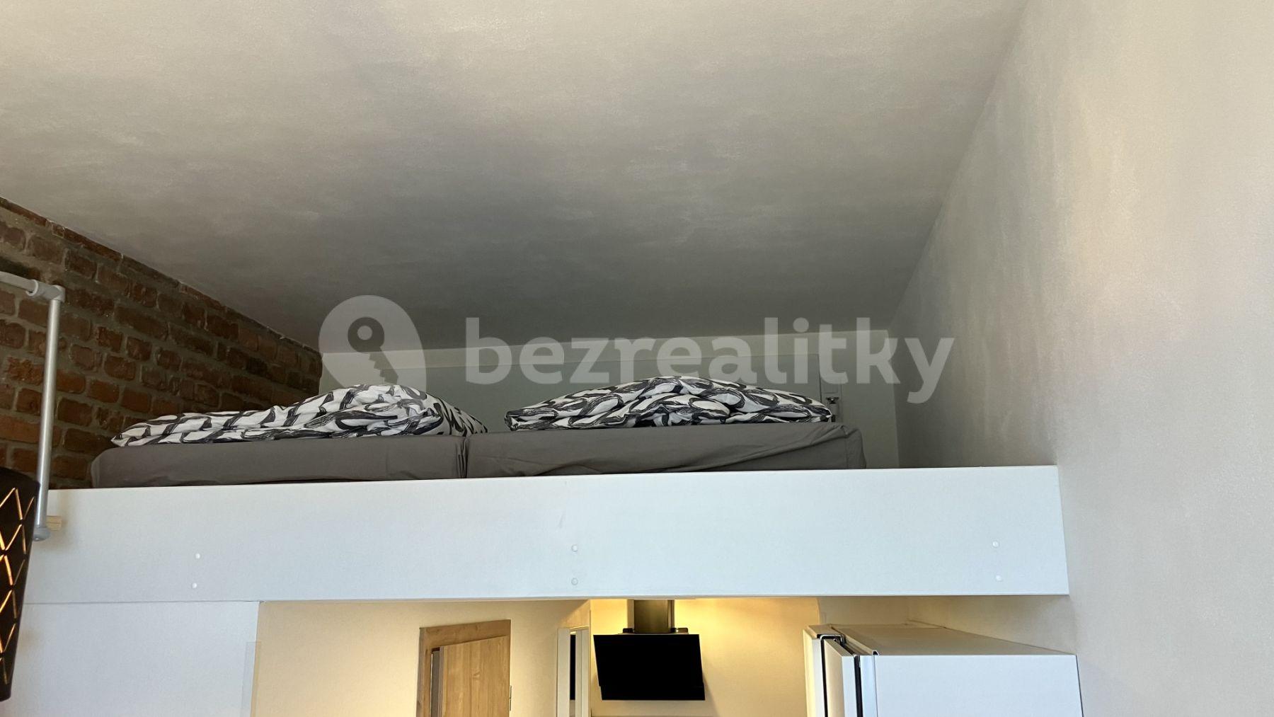 Prenájom bytu 2-izbový 22 m², Radlická, Praha, Praha