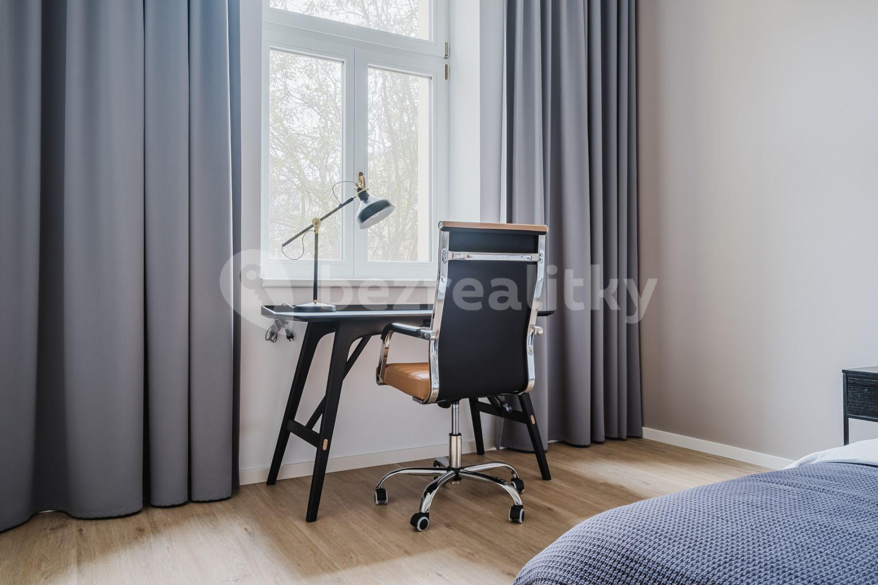 Prenájom bytu 3-izbový 84 m², Chodská, Praha, Praha