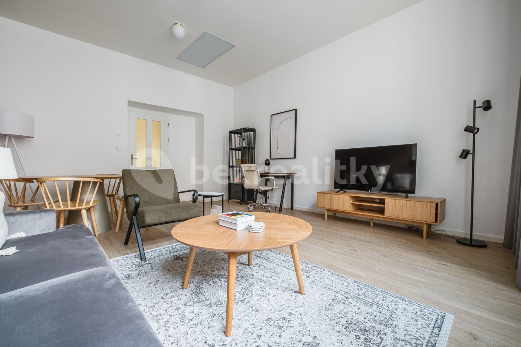 Prenájom bytu 3-izbový 84 m², Chodská, Praha, Praha