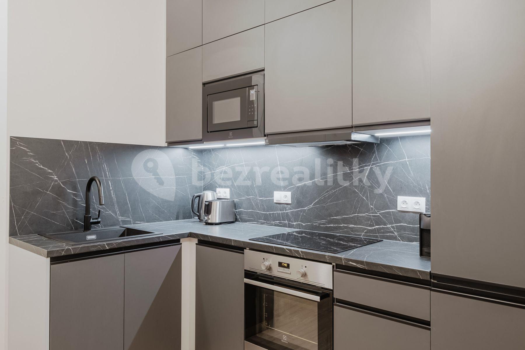 Prenájom bytu 3-izbový 84 m², Chodská, Praha, Praha