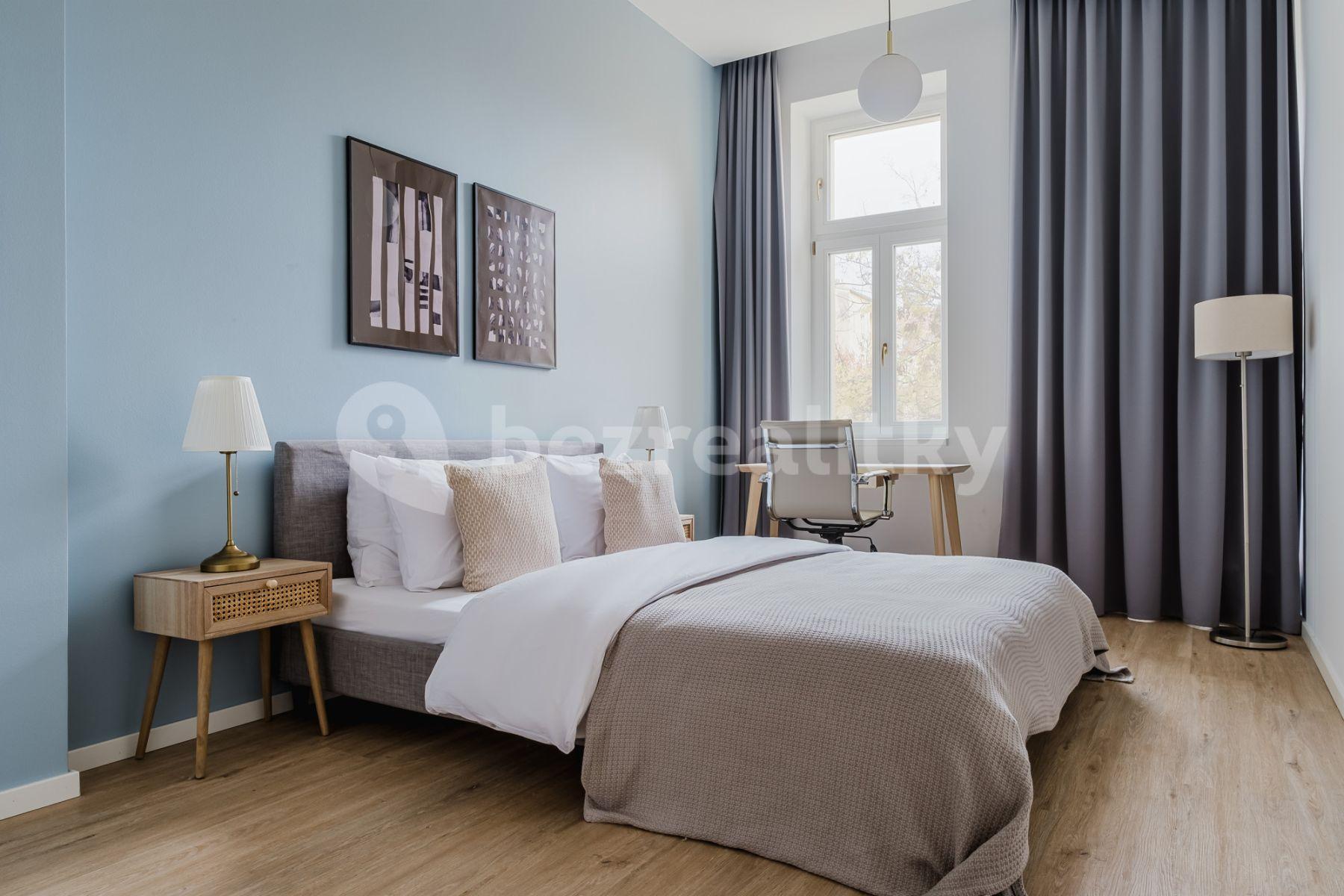 Prenájom bytu 3-izbový 84 m², Chodská, Praha, Praha