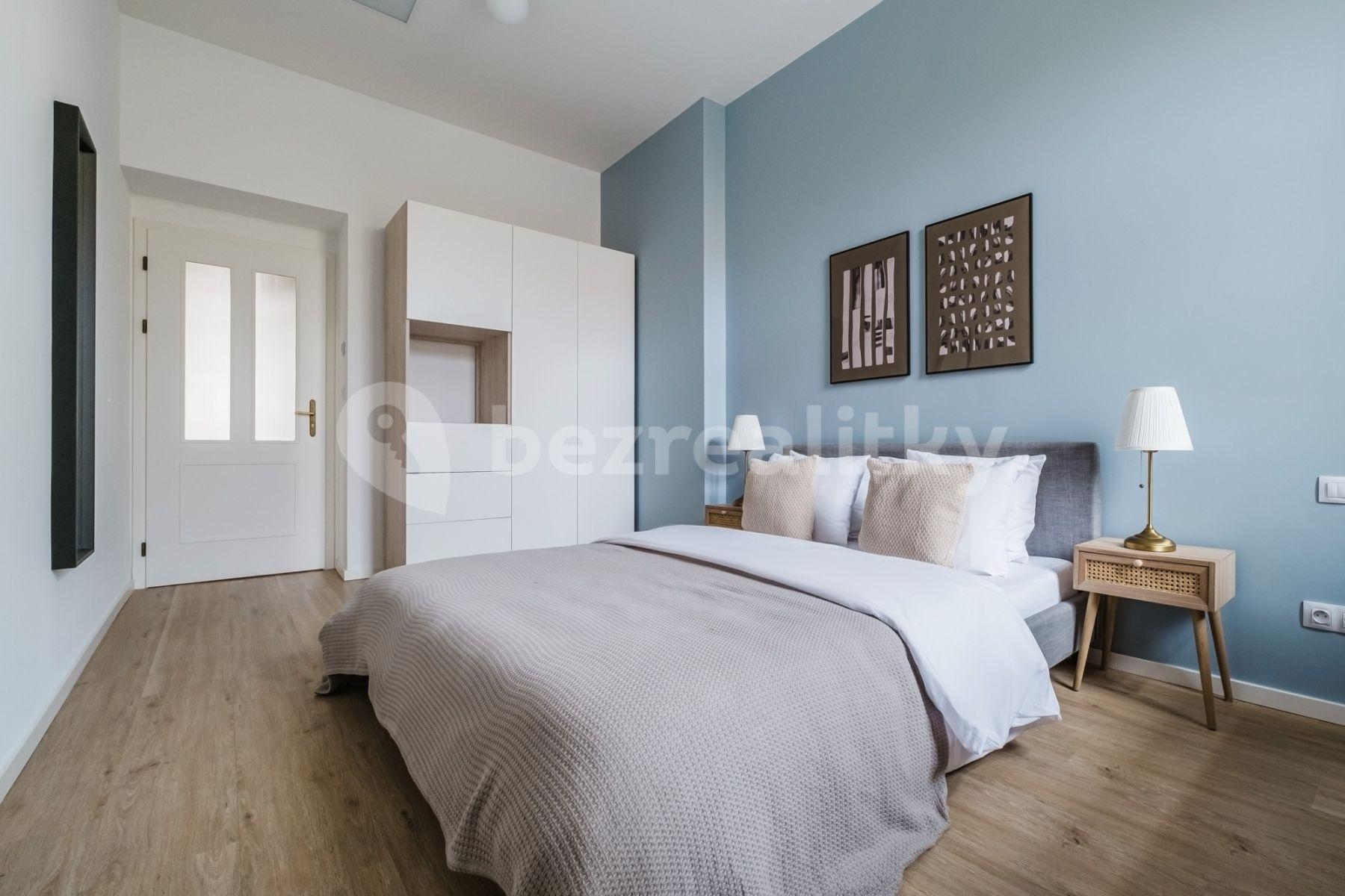 Prenájom bytu 3-izbový 84 m², Chodská, Praha, Praha