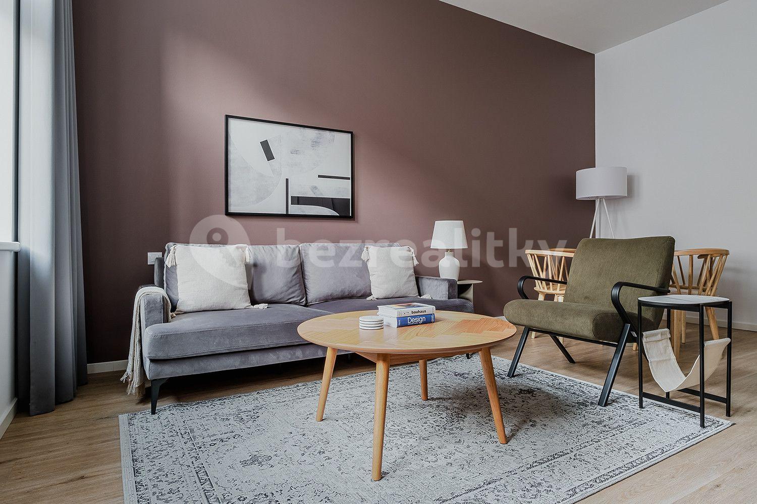 Prenájom bytu 3-izbový 84 m², Chodská, Praha, Praha