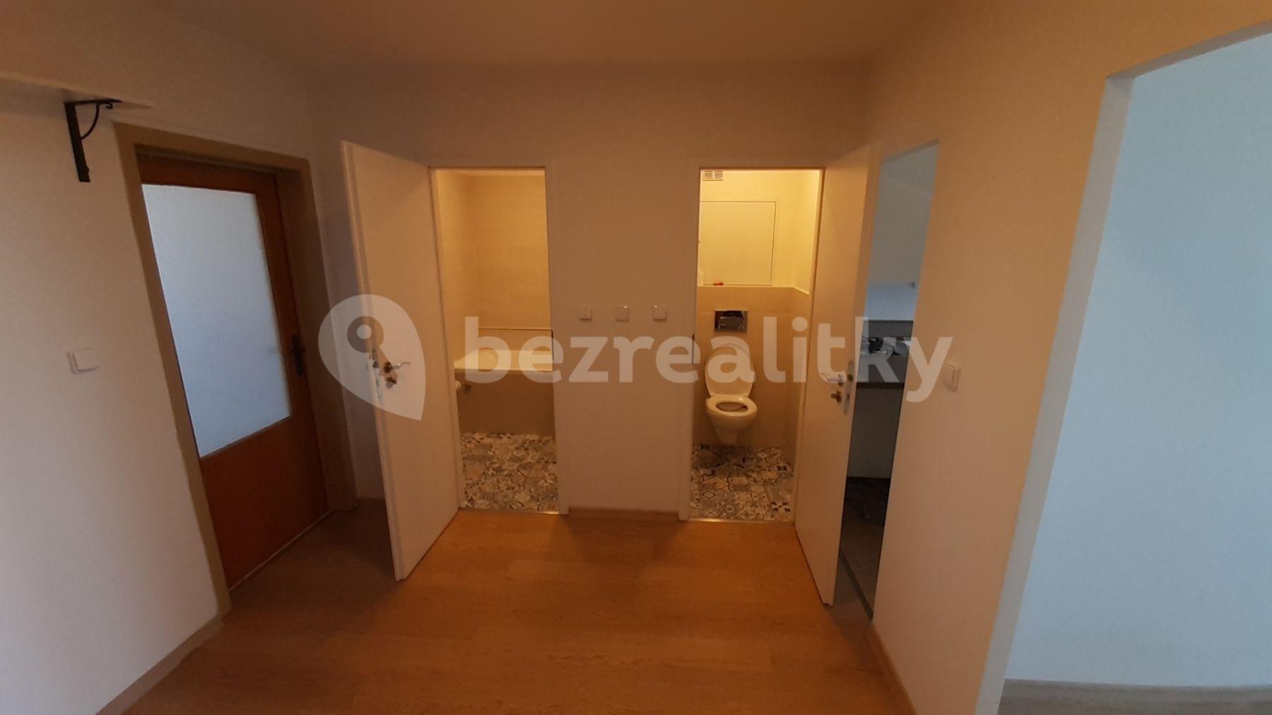 Prenájom bytu 3-izbový 87 m², Na Jarově, Praha, Praha