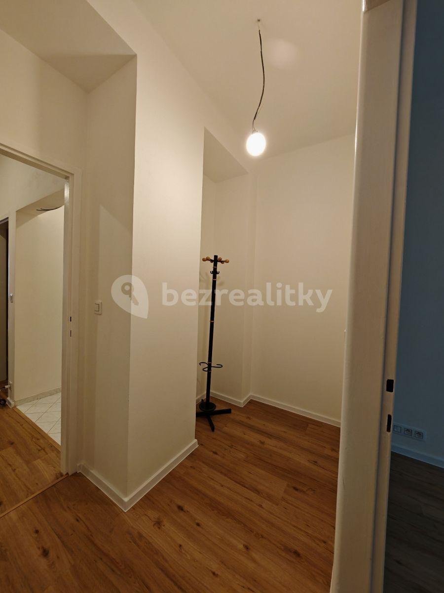 Prenájom bytu 4-izbový 101 m², Hradecká, Praha, Praha