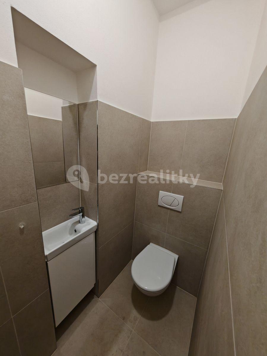 Prenájom bytu 4-izbový 101 m², Hradecká, Praha, Praha