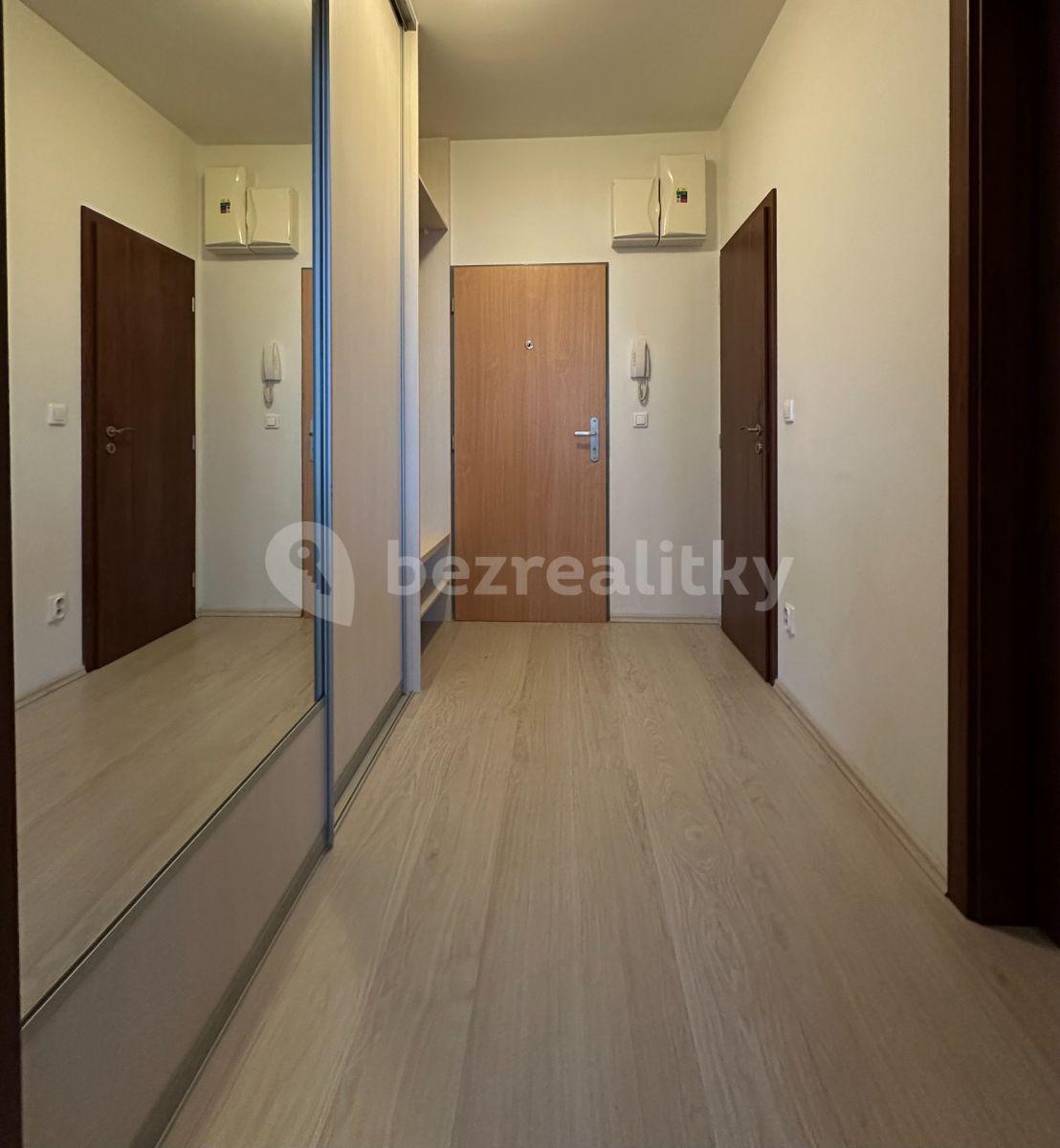 Prenájom bytu 2-izbový 40 m², Nejedlého, Dúbravka, Bratislavský kraj