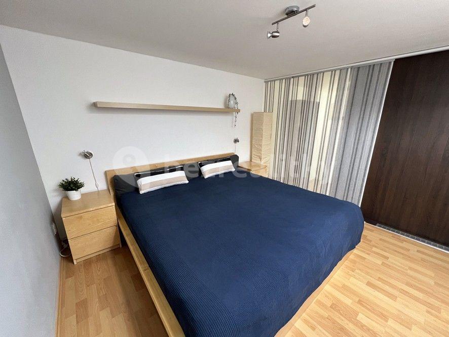 Prenájom bytu 2-izbový 86 m², Přeštická, Praha, Praha