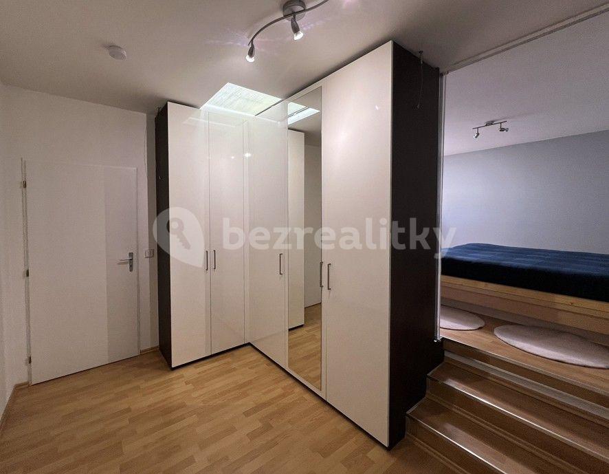 Prenájom bytu 2-izbový 86 m², Přeštická, Praha, Praha