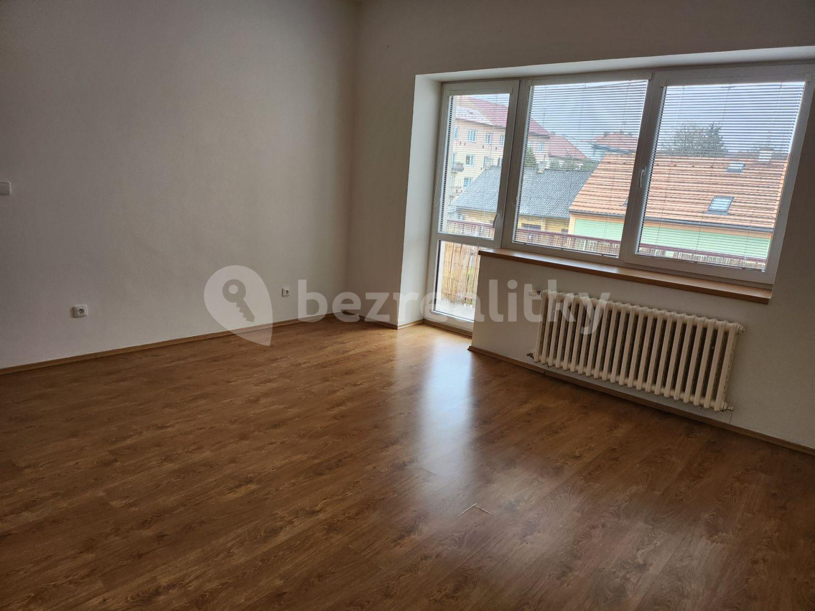 Prenájom bytu 3-izbový 100 m², Louny, Ústecký kraj