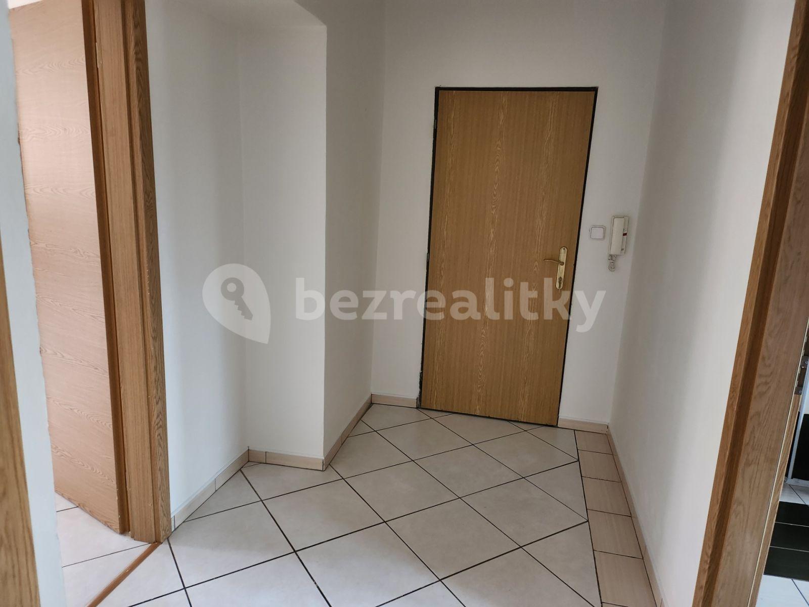 Prenájom bytu 3-izbový 100 m², Louny, Ústecký kraj