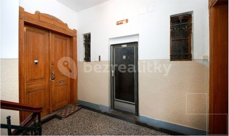 Prenájom bytu 4-izbový 24 m², Lesnická, Praha, Praha