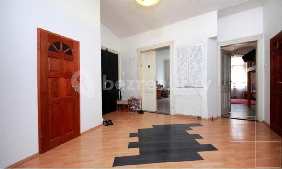 Prenájom bytu 4-izbový 24 m², Lesnická, Praha, Praha