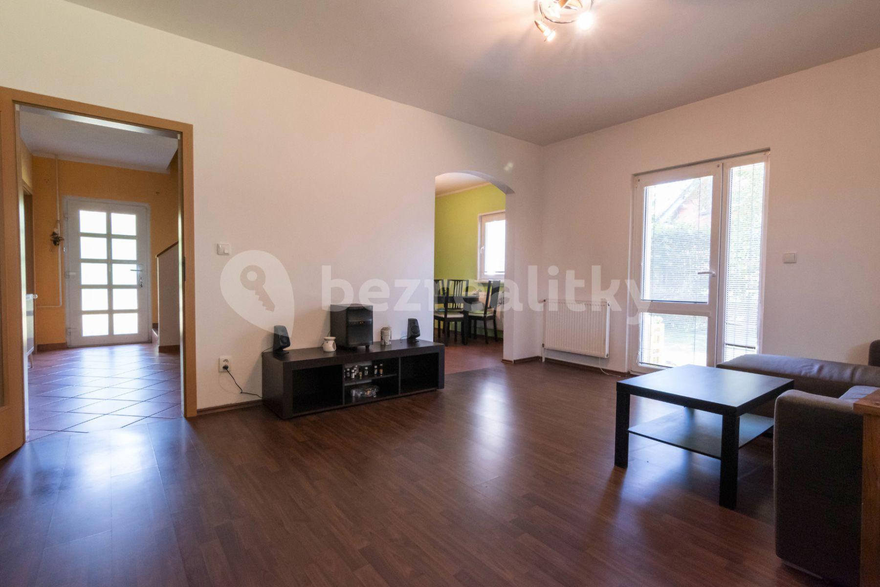 Predaj domu 112 m², pozemek 383 m², Luční, Nupaky, Středočeský kraj