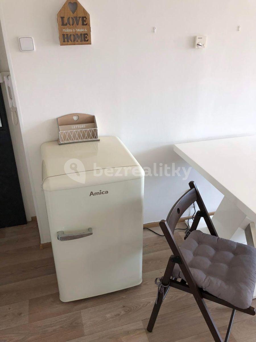 Prenájom bytu 1-izbový 24 m², Elektrárenská, Praha, Praha