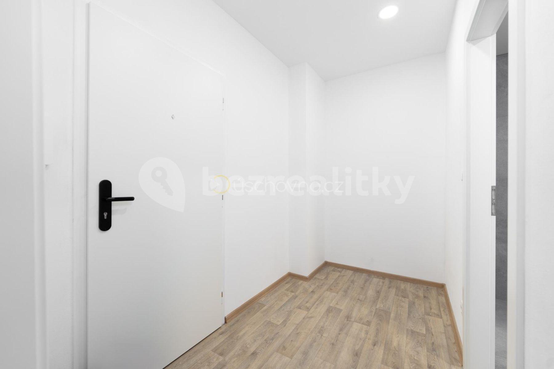 Prenájom bytu 1-izbový 30 m², Dětská, Zlín, Zlínský kraj