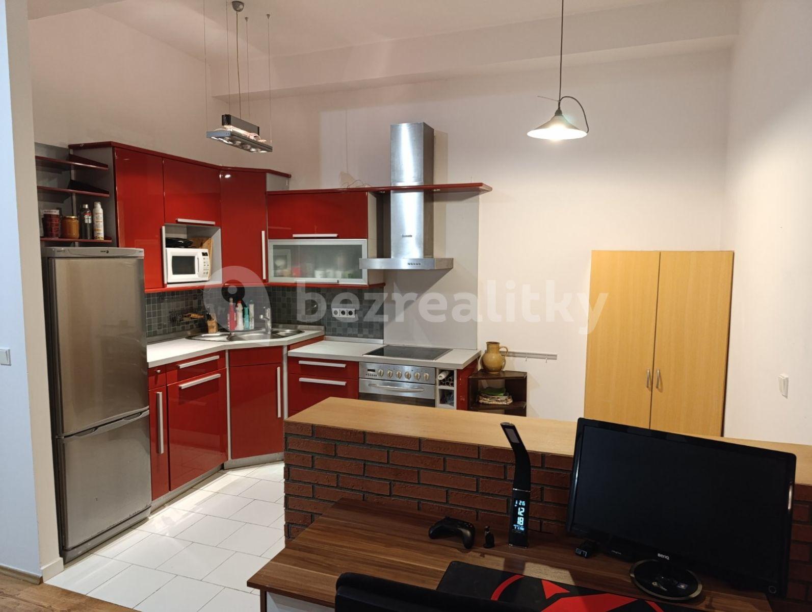 Prenájom bytu 2-izbový 56 m², Komenského, Šestajovice, Středočeský kraj