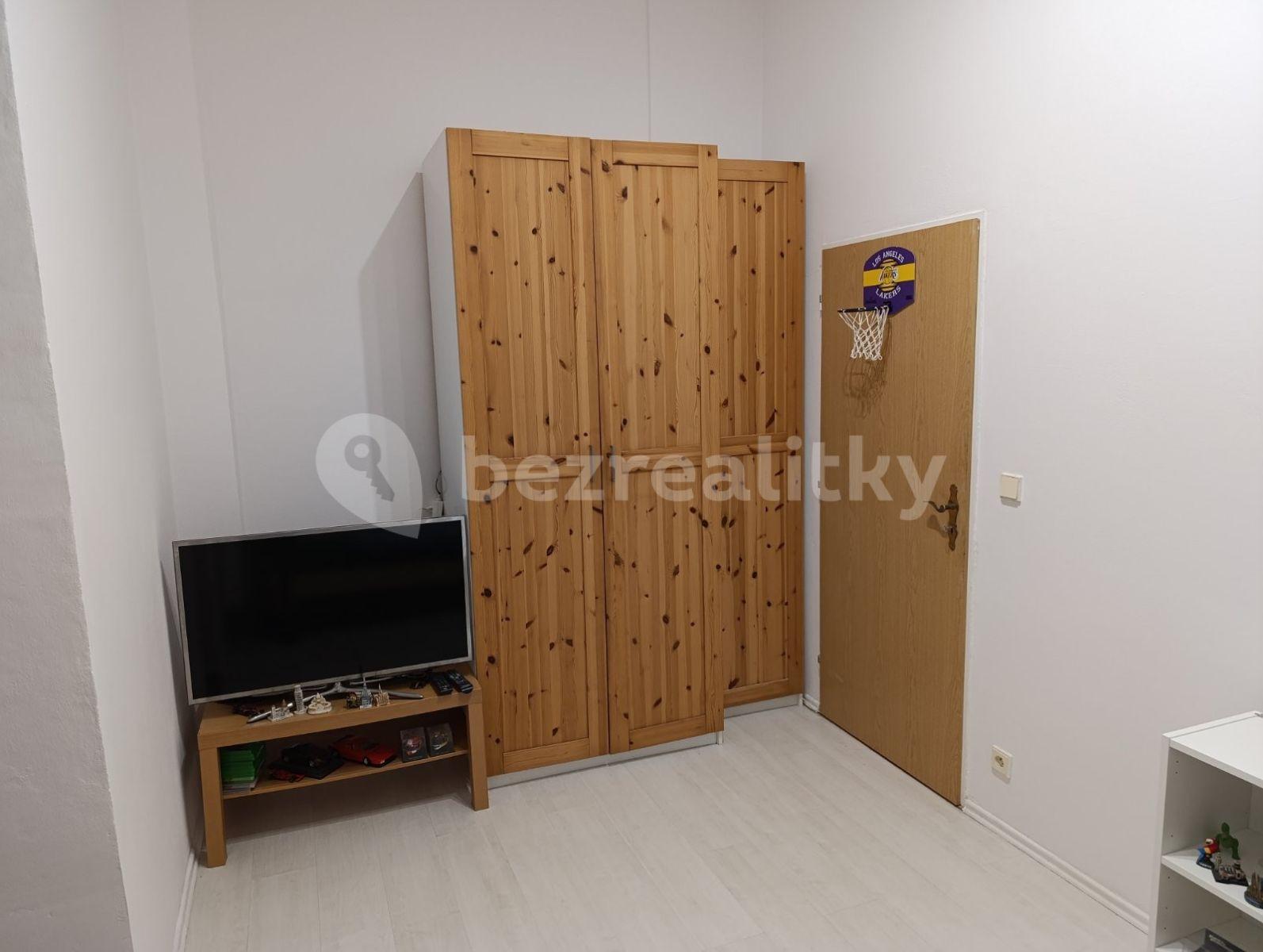 Prenájom bytu 2-izbový 56 m², Komenského, Šestajovice, Středočeský kraj