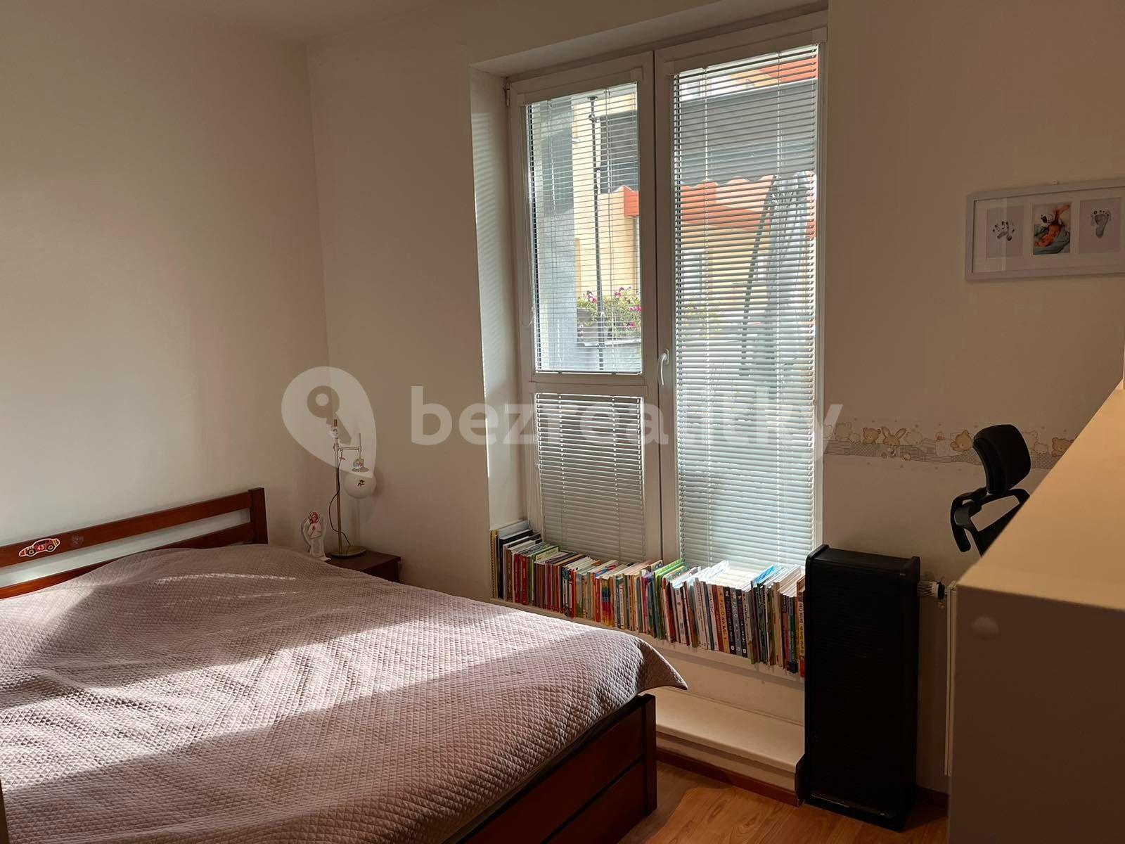 Prenájom bytu 2-izbový 41 m², Plzeňská, Praha, Praha