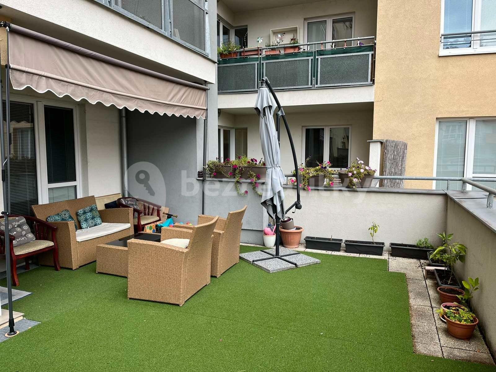 Prenájom bytu 2-izbový 41 m², Plzeňská, Praha, Praha