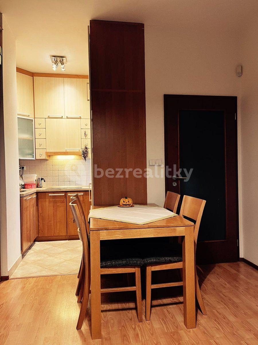 Prenájom bytu 2-izbový 41 m², Plzeňská, Praha, Praha