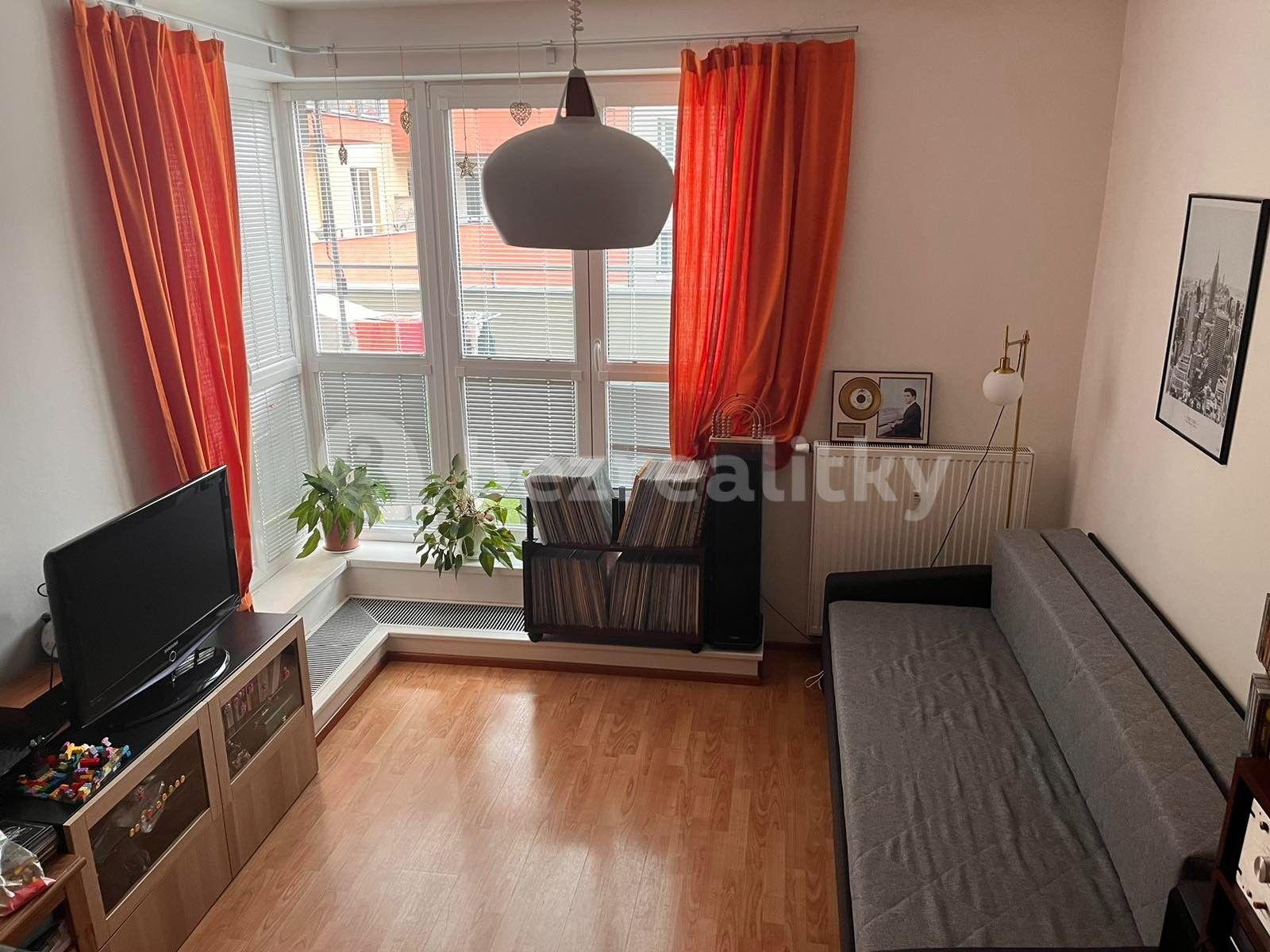 Prenájom bytu 2-izbový 41 m², Plzeňská, Praha, Praha