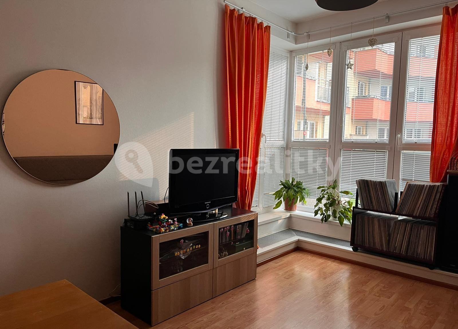 Prenájom bytu 2-izbový 41 m², Plzeňská, Praha, Praha