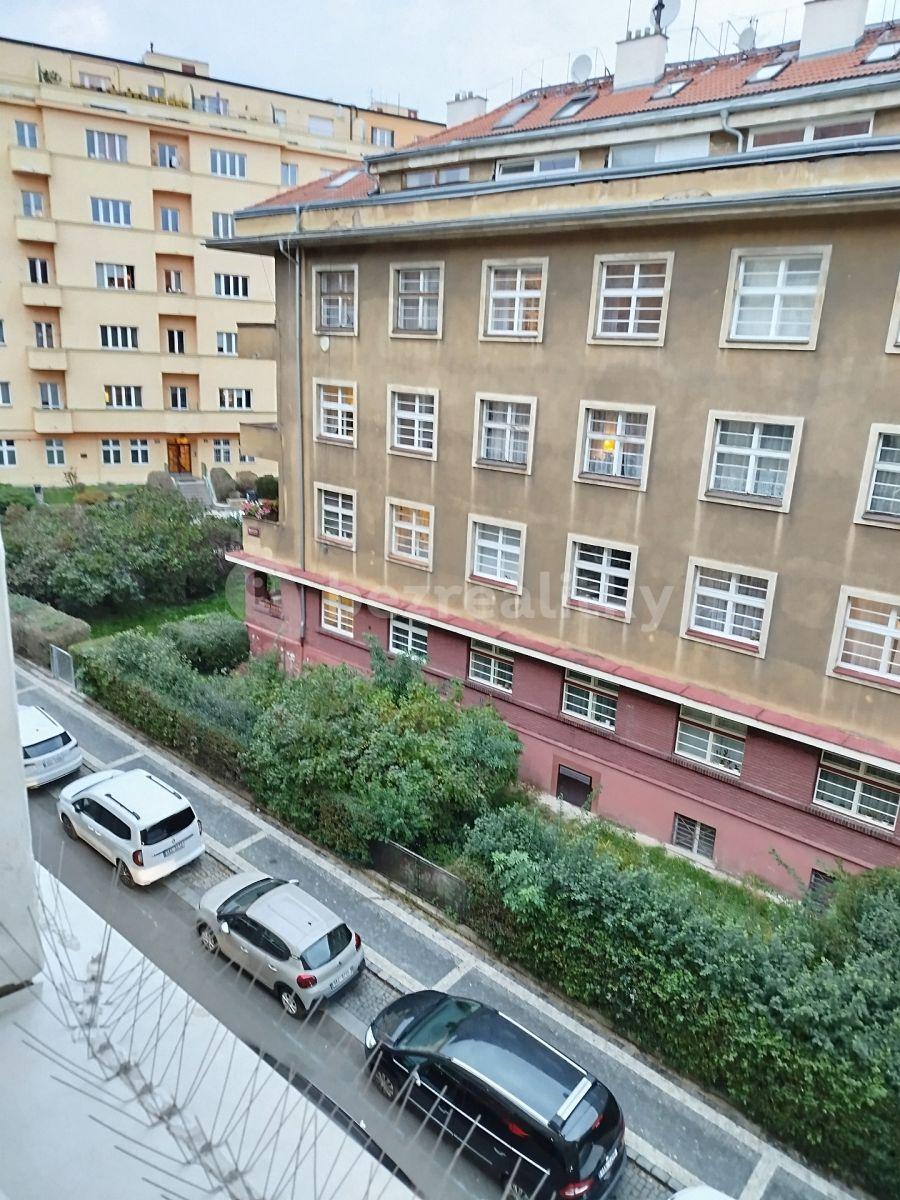 Prenájom bytu 1-izbový 53 m², Bulharská, Praha, Praha