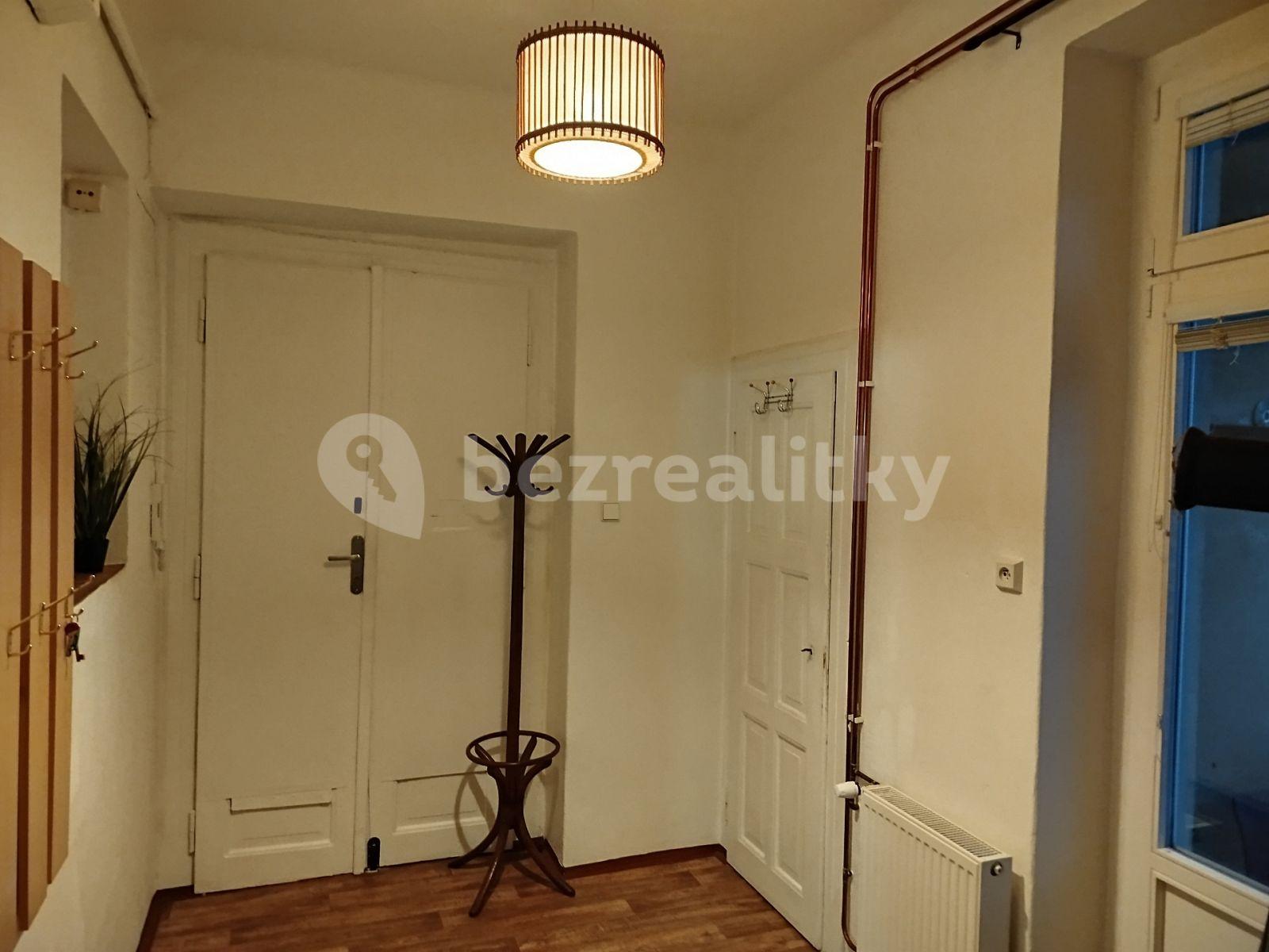 Prenájom bytu 1-izbový 53 m², Bulharská, Praha, Praha