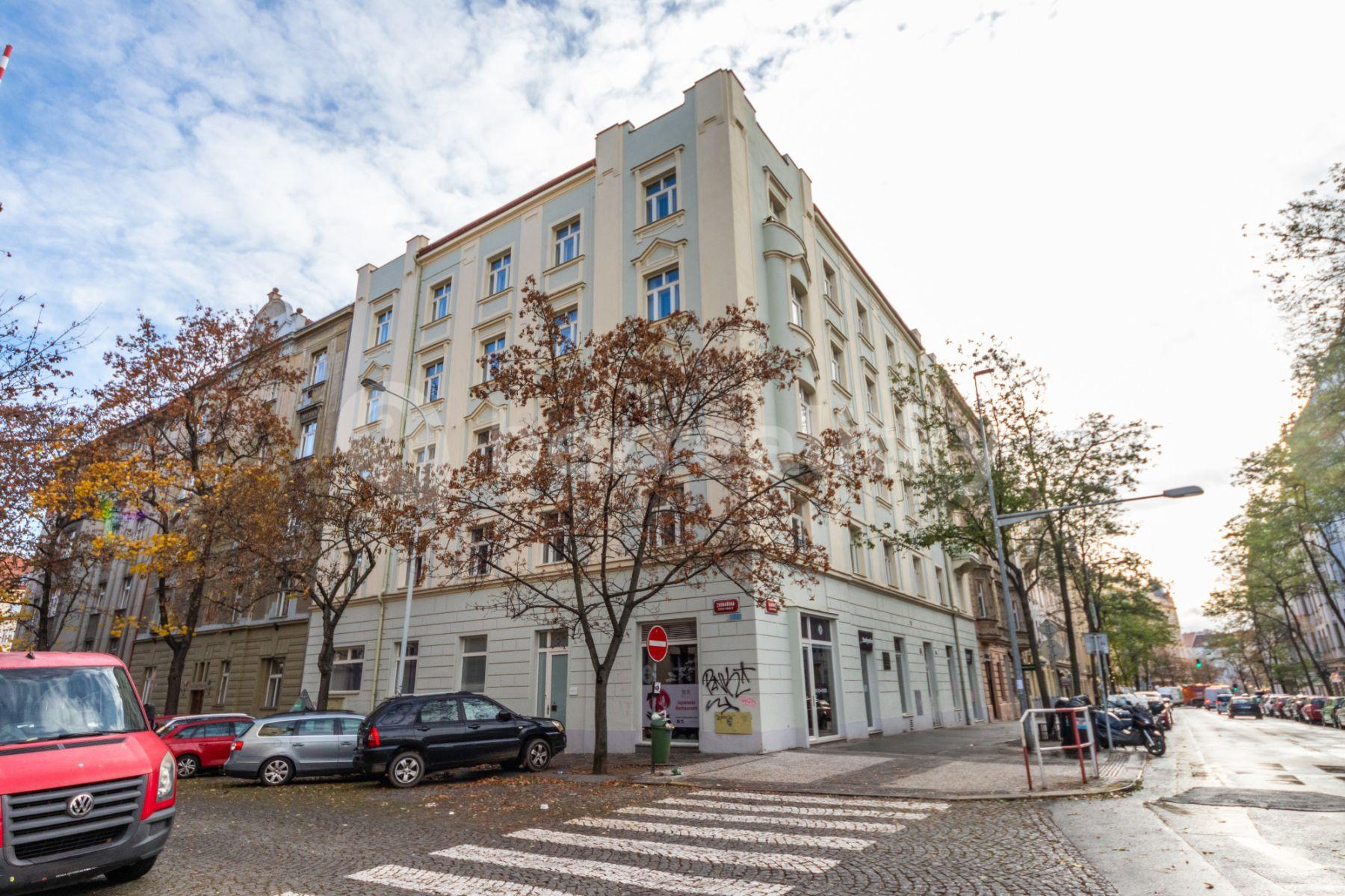 Prenájom bytu 1-izbový 36 m², Slavíkova, Praha, Praha