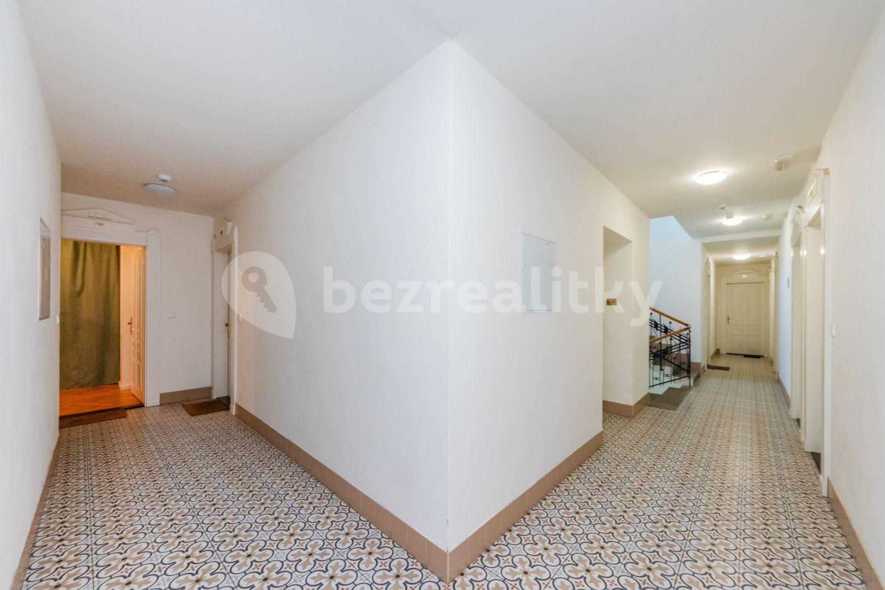 Prenájom bytu 1-izbový 36 m², Slavíkova, Praha, Praha