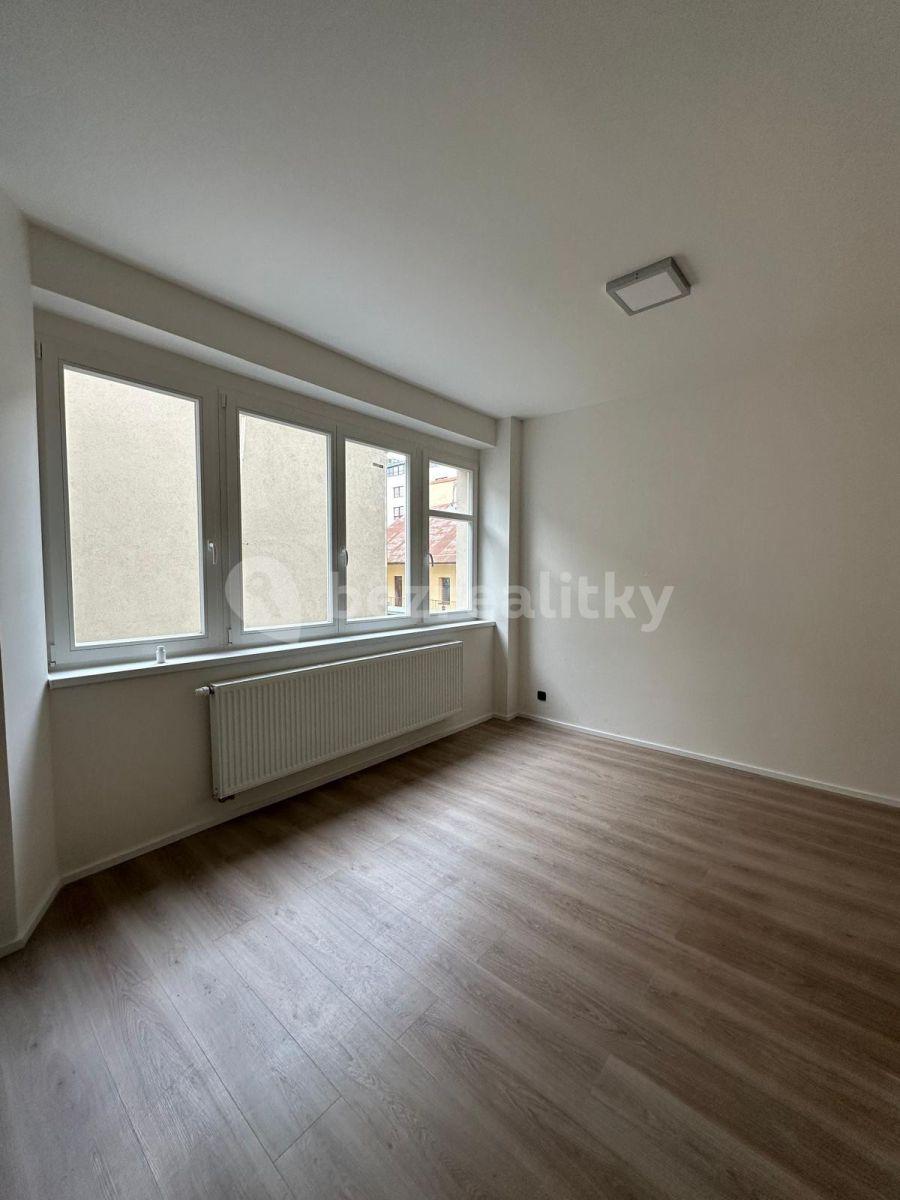 Prenájom bytu 2-izbový 36 m², Křižíkova, Praha, Praha