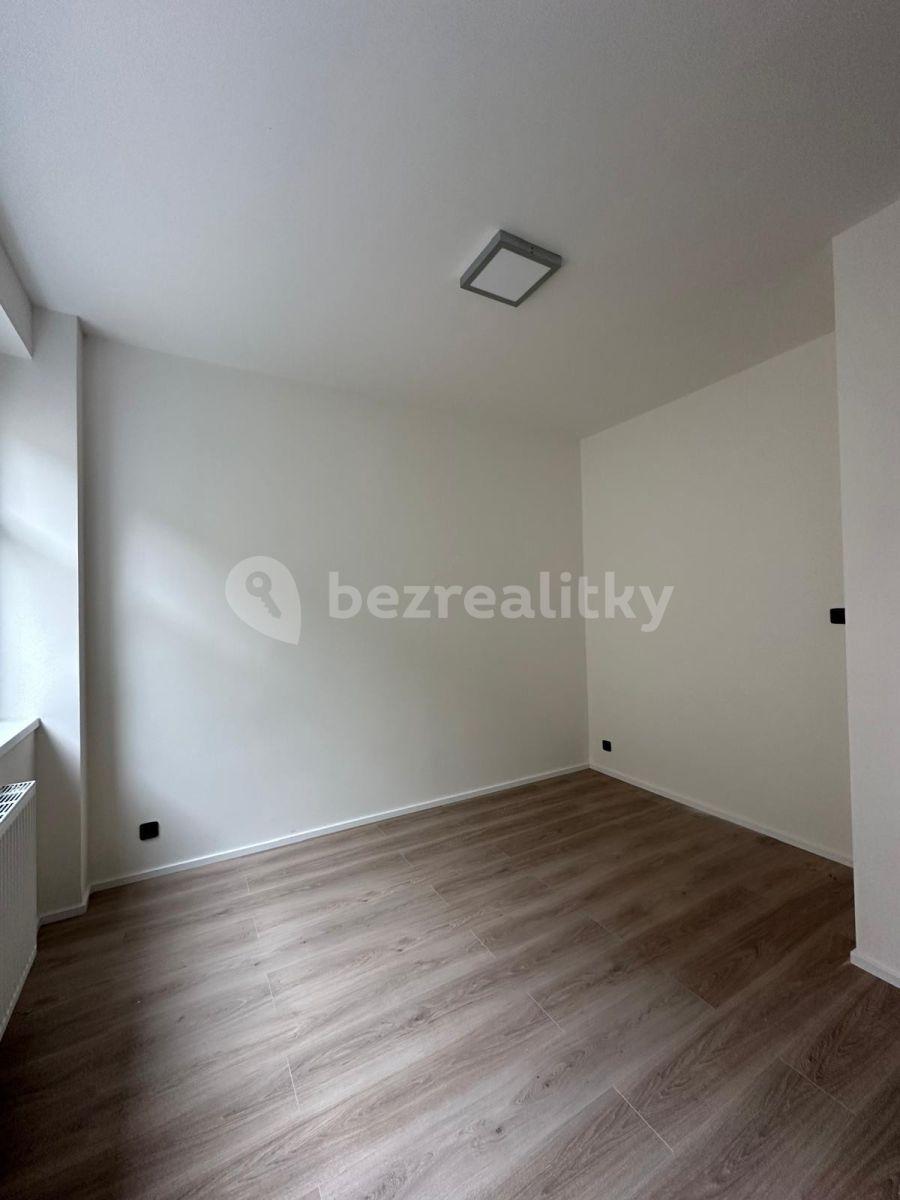 Prenájom bytu 2-izbový 36 m², Křižíkova, Praha, Praha