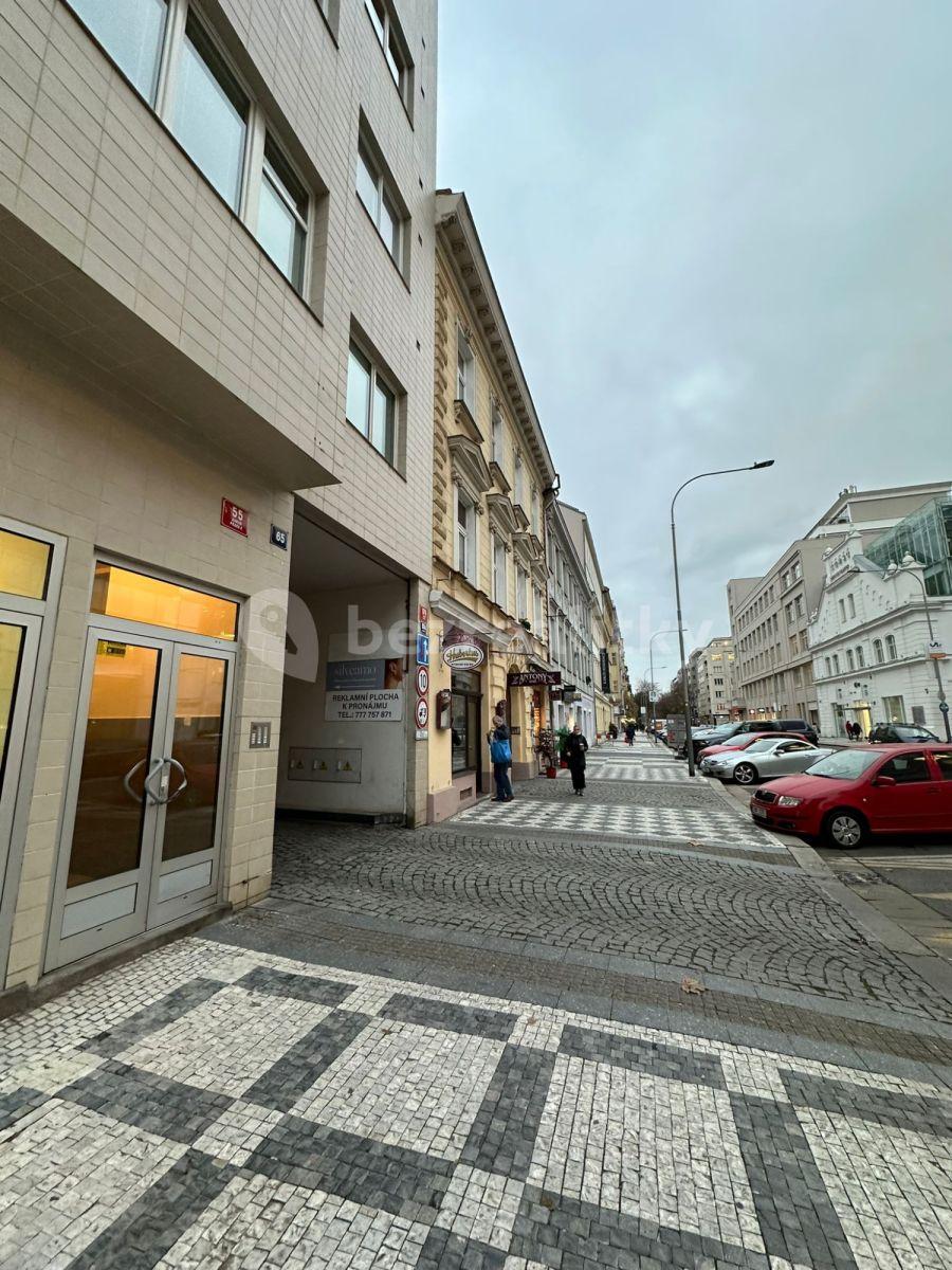 Prenájom bytu 2-izbový 36 m², Křižíkova, Praha, Praha