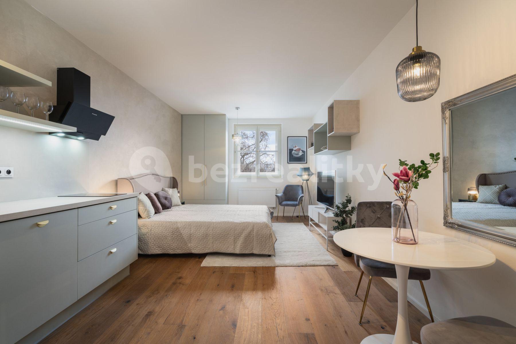 Prenájom bytu 1-izbový 32 m², Peckova, Praha, Praha